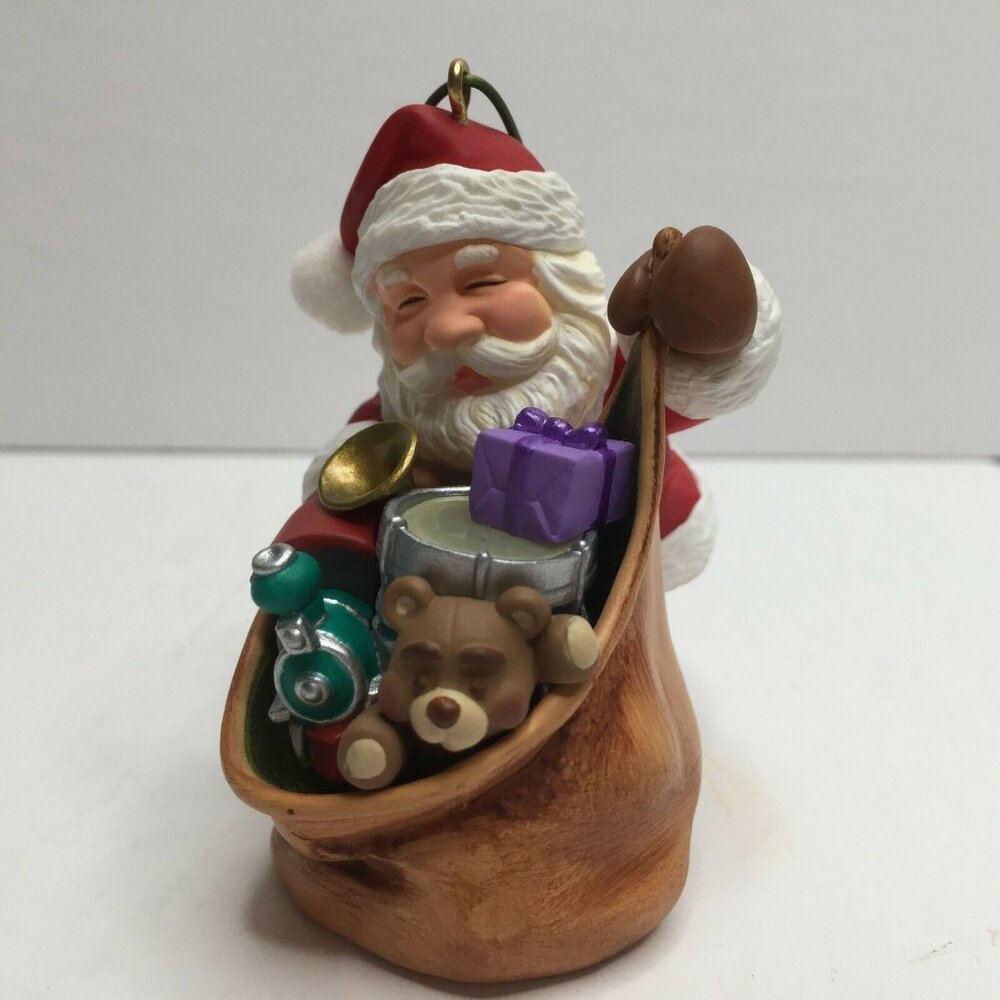 Hallmark 2005 Keepsake Ornament Santa's Magic Sack Clips To Light Christmas